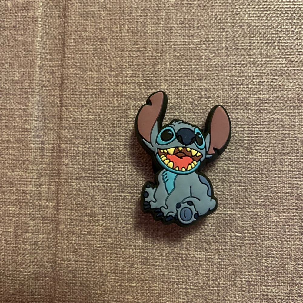 Croc pins